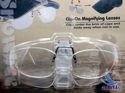 Powiększające okulary z klipem